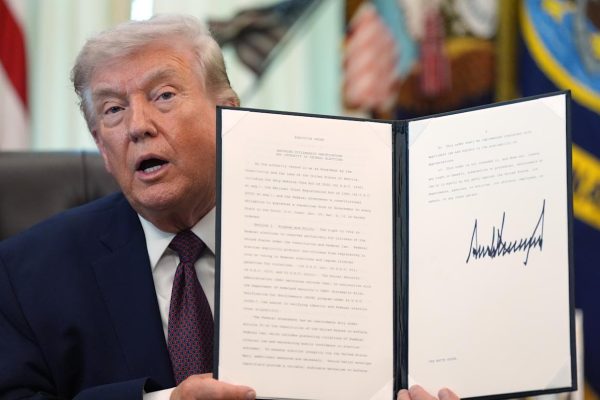 Trump Afunguliwa Kesi Mpya na Democrats Kuhusu Kura za Posta