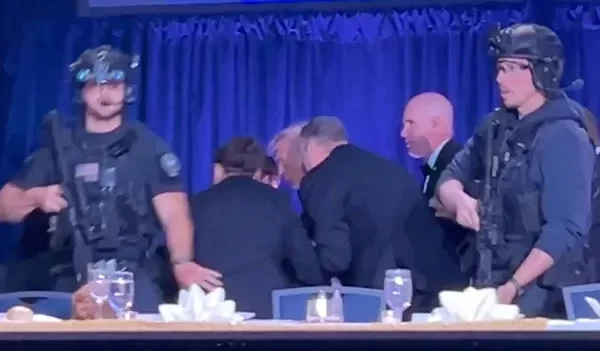 Video: Trump Aondolewa Ghafla Baada ya Milio ya Risasi Kusikika Washington