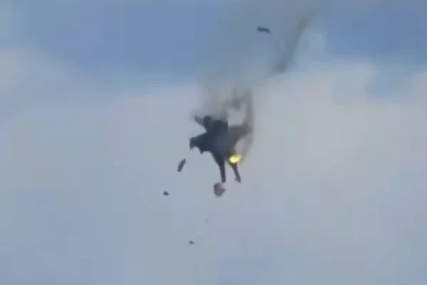 Ndege Mbili za Kivita za Marekani Zagongana Angani Wakati wa Maonesho