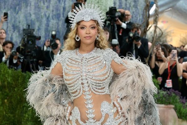 Beyoncé Ang’ara Met Gala 2026 Arudi Kwa Kishindo Baada Ya Miaka 10