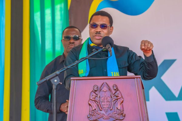 Waziri Mkuu Atoa Amri Kali, Walioiba Milioni 500 Manyoni Kukamatwa – Video