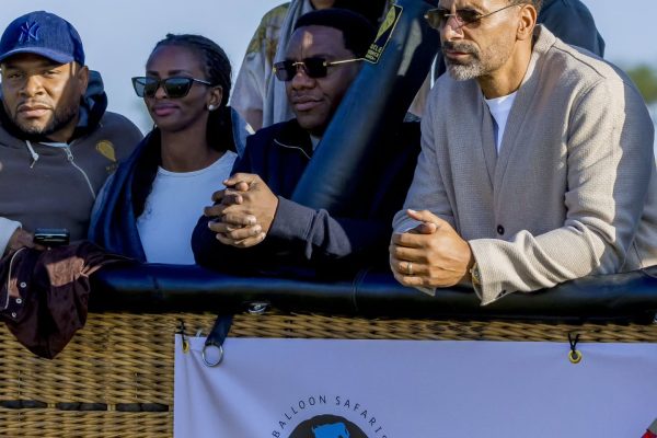 Rio Ferdinand Avutiwa Na Utalii Wa Serengeti, Ajionea Uhamaji Wa Nyumbu Na Simba Kwa Ukaribu