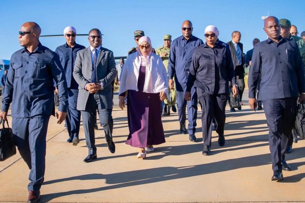 Rais Samia Awasili Iringa Kushiriki Maadhimisho ya Mei Mosi Njombe