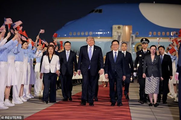 Trump Atembelea China Baada ya Miaka 9, Aandika Historia Mpya – Picha