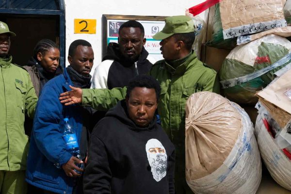 Wafanyabiashara Sita wa Bangi Wafungwa Miaka 30 Wilaya ya Mufindi, Iringa – Video