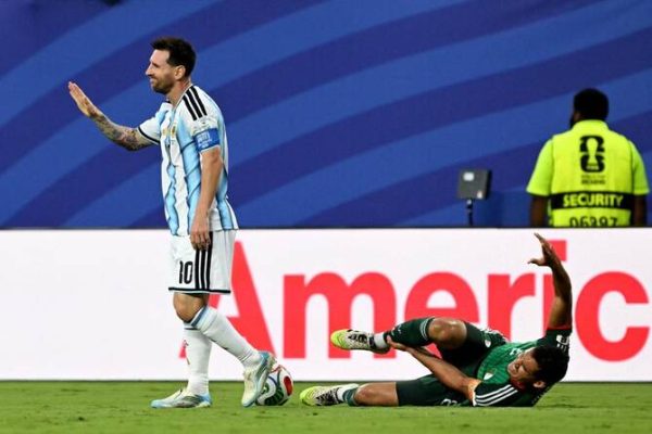 Algeria Yaibukia Fifa, Yadai Messi Alistahili Kadi Nyekundu, Yataja Dhuluma ya Waamuzi