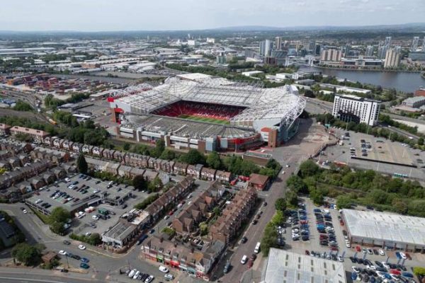 Manchester United Yapata Eneo la Ujenzi wa Uwanja wa Watu 100,000