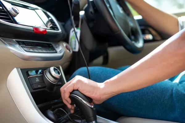 Fahamu Njia Sahihi ya Kupaki Gari la Automatic, Linda Gearbox Yako
