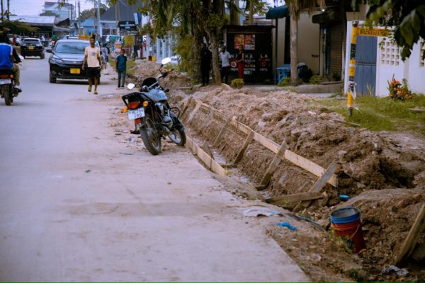 Waziri wa TAMISEMI Aielekeza Kampuni ya CRBC Kukamilisha Ujenzi wa Barabara