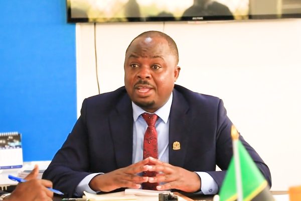 Waziri Sangu Awahimiza Waajiri Nchini Kutoa Mikataba ya Ajira kwa Wafanyakazi Wao