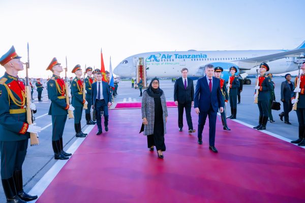 Rais wa Tanzania Samia Apokelewa Kwa Heshima Urusi Katika Ziara ya Kitaifa (Picha +Video)