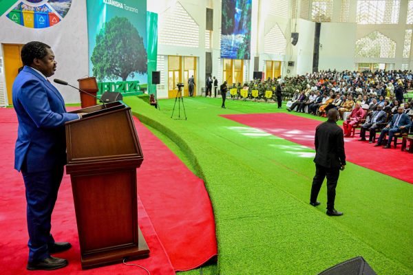 Makamu wa Rais Ahimiza Ushirikiano Katika Uhifadhi wa Mazingira (Picha +Video)