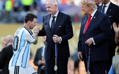 Mashabiki Wamzomea Donald Trump Kabla ya Kukabidhi Kombe la Dunia 2026 - Global Publishers