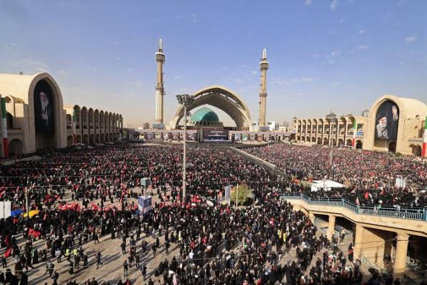 Mamilioni Wamiminika Kumuaga Kiongozi Mkuu wa Zamani wa Iran Ali Khamenei