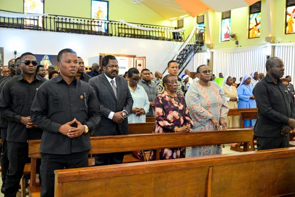 Makamu wa Rais Nchimbi Ashiriki Misa ya Kumkumbuka Hayati Mkapa