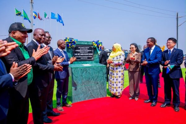 Rais Samia Aweka Jiwe la Msingi la Reli ya SGR Tabora–Kigoma