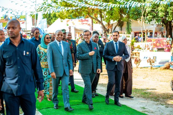 Rais wa Zanzibar Dkt. Hussein Mwinyi Atembelea Banda la GF Katika Maonesho ya 50 ya Biashara ya Kimataifa ya Dar