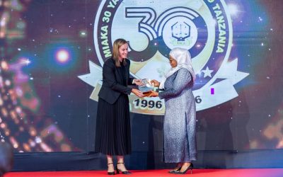Rais Samia Aitunuku TBL Tuzo ya Walipakodi Bora Sekta ya Uzalishaji - Global Publishers