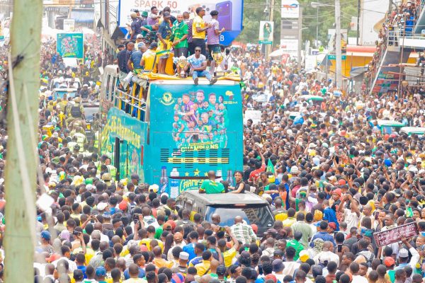 Msimbazi Yatetemeka! Yanga Wapita na Kombe lao Katikati ya Ngome ya Simba