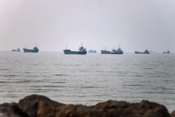 Marekani Yasisitiza Mlango Hormuz Uko Wazi Licha ya Iran Kutangaza Umefungwa