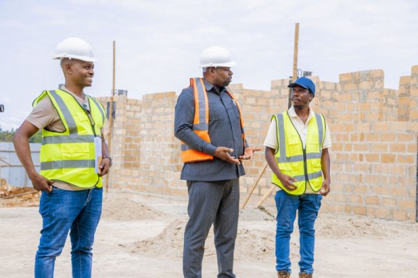 Waziri wa Kilimo Zanzibar Apongeza Kasi ya Ujenzi wa Seed Farm na Mabwawa ya Umwagiliaji