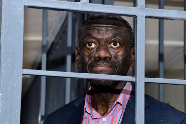 Besigye Arejeshwa Gerezani Licha ya Malalamiko Kuhusu Afya Yake