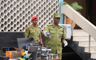 Polisi Dar Wakamata Watuhumiwa 83, Wabaini Mtandao wa Simu za Wizi - Global Publishers