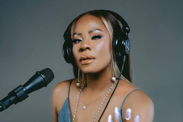 Lady Jaydee Aachia “Pressure”, Wimbo wa Mapenzi na Maumivu