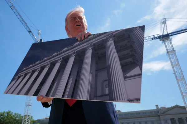 Trump Aomba Mahakama Kuruhusu Ujenzi wa Ukumbi wa Ikulu Kuendelea