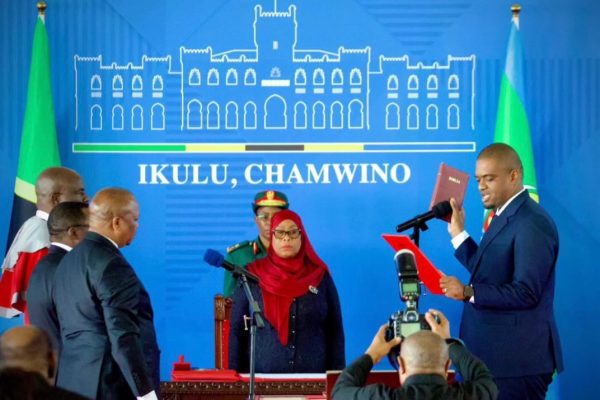 Ndejembi Aapishwa Kuwa Makamu wa Rais, Rais Samia Ashuhudia (Picha +Video)
