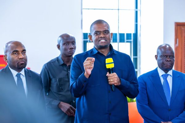 Video: Makamu wa Rais Awataka Watumishi Kuachana na Kazi kwa Mazoea - Global Publishers