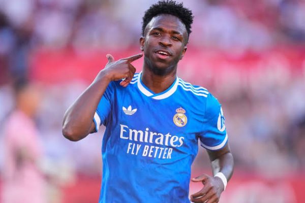 Mfalme wa Bernabeu Aendelea Kutawala, Vinicius Asaini Hadi 2032