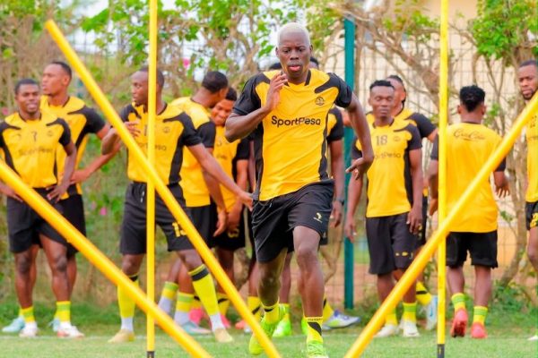 Ally Kamwe Atoa Onyo kwa Mashabiki “Tusipoe, Hakuna Kuridhika”