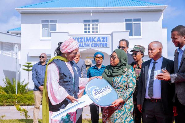 Rais Samia Azindua Mradi wa Maji Kuelekea Kilele cha Tamasha la Kizimkazi