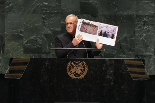 Rais wa Iran: Hatutapiga Magoti Mbele ya Shinikizo la Marekani