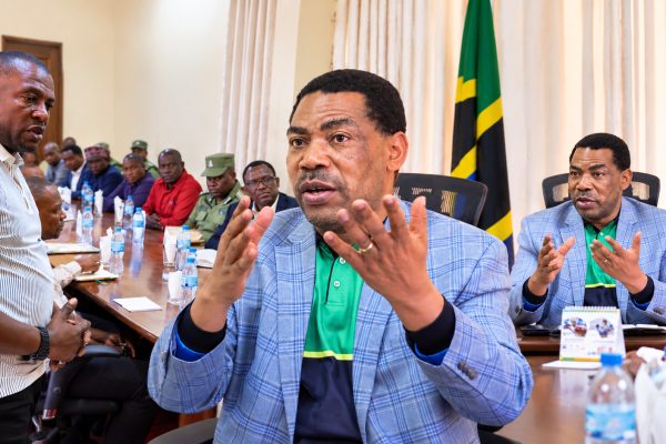 Dkt. Mwigulu Akutana na Viongozi wa Madereva, Mgomo Wasitishwa