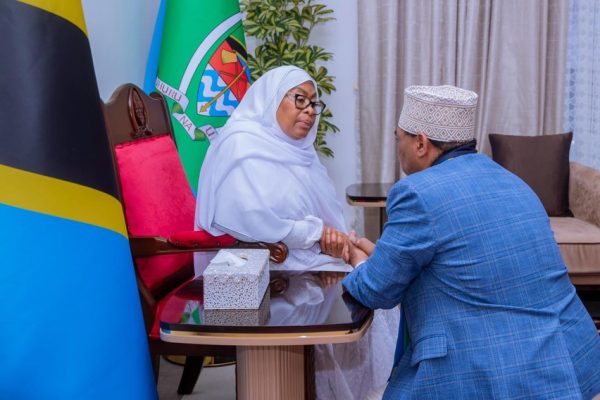 Waziri Mkuu Mwigulu Nchemba Amfariji Rais Samia Kizimkazi