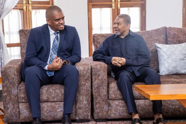 Makamu wa Rais Ndejembi Amtembelea Rais Mstaafu Ali Mohamed Shein – Video