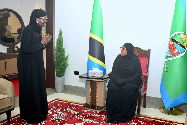 Tulia Ackson Amfariji Rais Samia Baada ya Msiba wa Mumewe – Picha