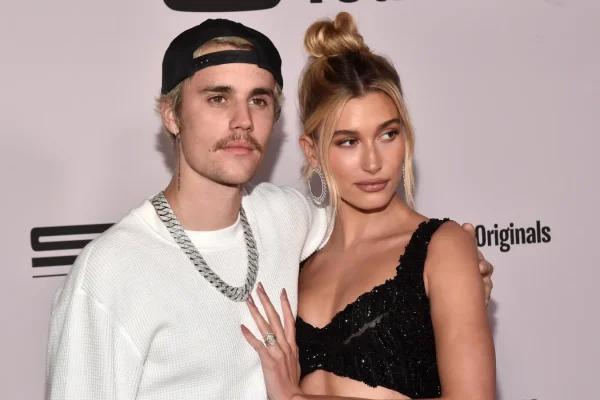 Justin Bieber na Hailey Waadhimisha Miaka Nane ya Ndoa