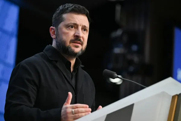 Zelensky Aishutumu Urusi Kwa Kushambulia Kyiv Kwa Mabomu Ya Vishaḍa
