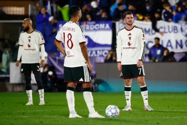 Man United Yadhalilishwa 4-1 na Como, Kazi ya Michael Carrick Hatarini