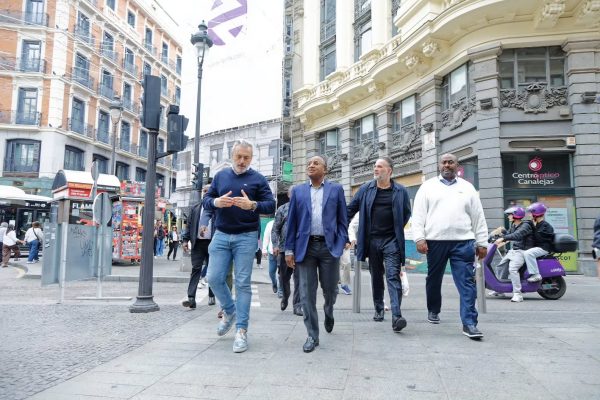 Rais Mwinyi Atembelea Makumbusho ya Historia ya Soka Madrid – Picha