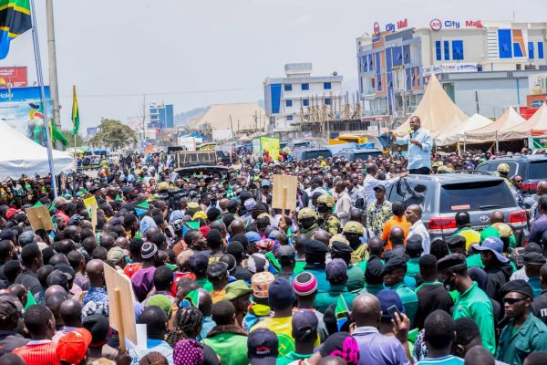 Makamu Wa Rais Ahoji Bilioni 40 Za Barabara Mbeya, Aagiza Njia Zilizofungwa Zifunguliwe
