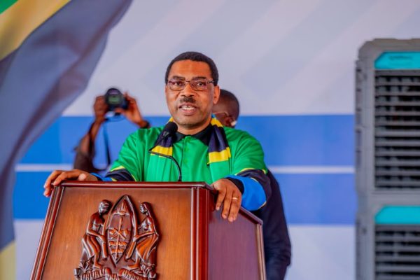 Mwigulu Aagiza Wananchi wa Miji Midogo Kuunganishiwa Umeme kwa Shilingi 27,000