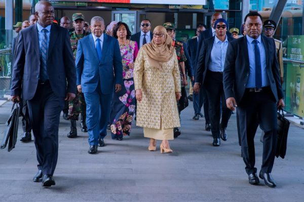 Rais Samia na Rais wa Angola Waelekea Dodoma kwa SGR Kuzindua Mji wa Serikali