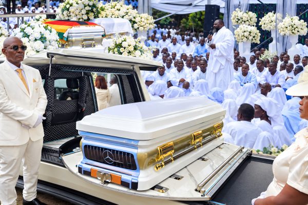 Maelfu Wamiminika Kuaga Mwili Chivayo na Mkewe Lucy, Kuzikwa Leo (Picha +Video)