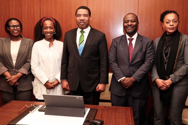 Stanbic, Majaliwa Wajadili Mikakati ya Kuvutia Mitaji ya Kimataifa Kukuza Uchumi