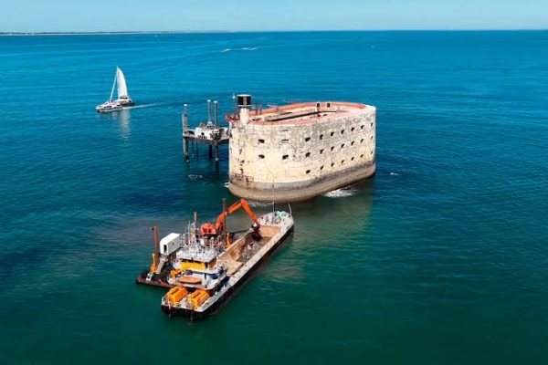 Fahamu Maajabu Ya Gereza La Fort Boyard, Ngome Iliyojengwa Katikati Ya Bahari