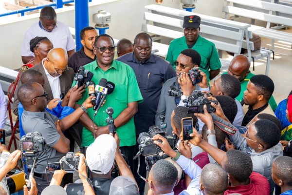 Makonda Akagua Vivuko Vitano Mwanza, Ataka Vilivyokamilika Vianze Kutoa Huduma